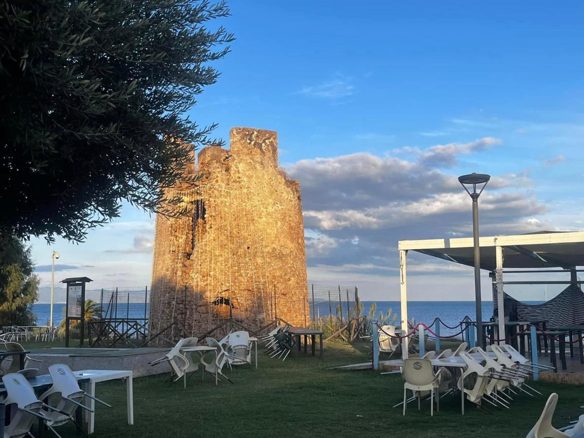 Invit Arti B&B Capoterra Exterior foto