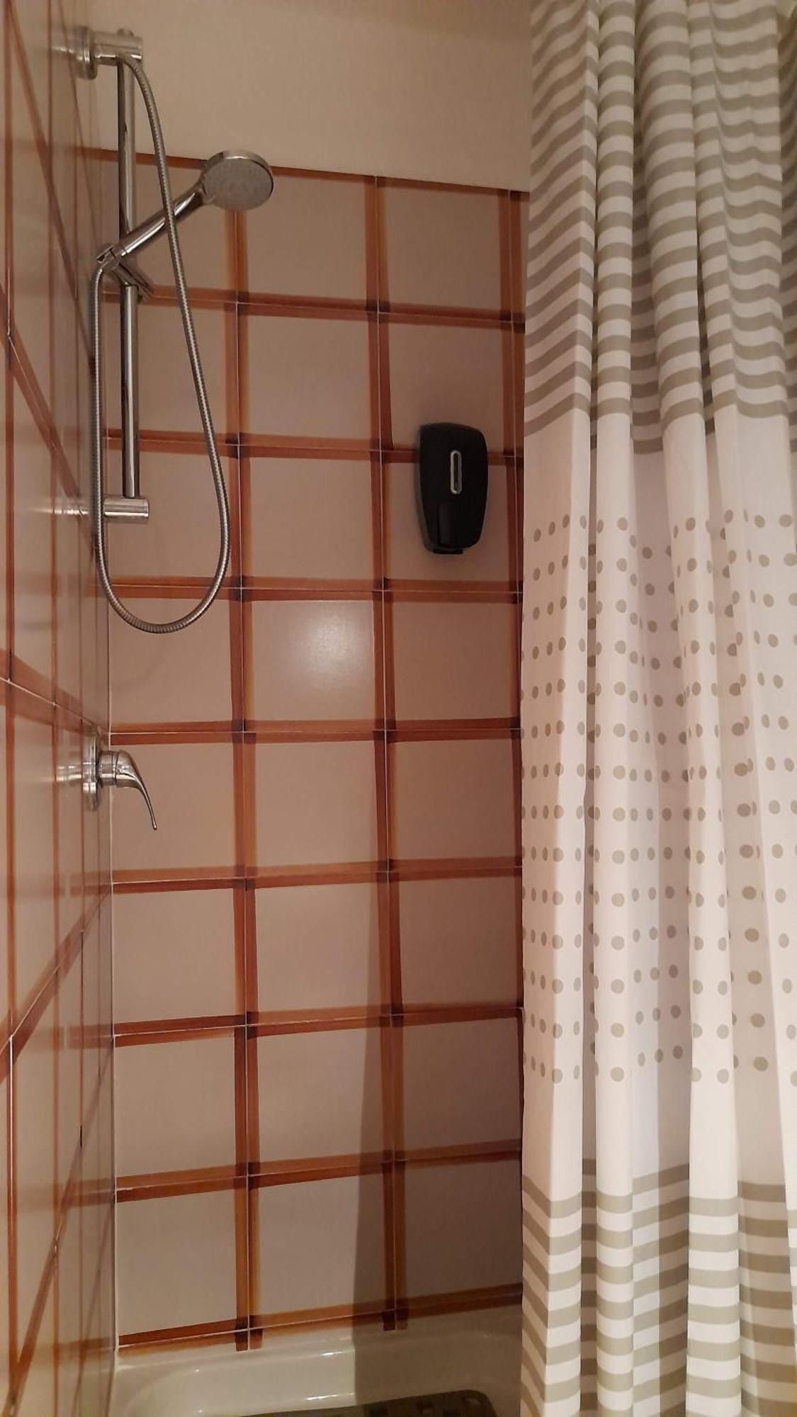 Invit Arti B&B Capoterra Habitación foto
