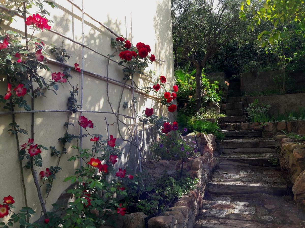 Invit Arti B&B Capoterra Exterior foto